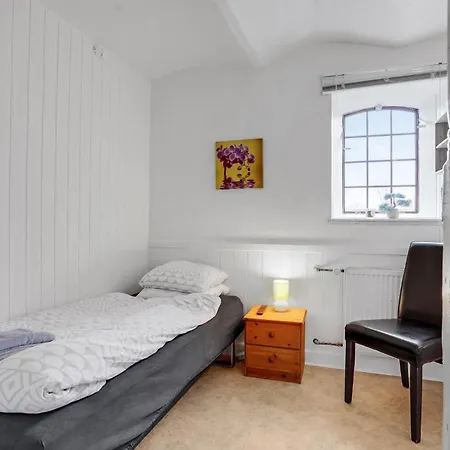 1 Bedroom Cozy In V Esbjerg